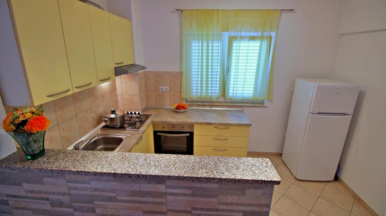 אומיס Apartments Iko מראה חיצוני תמונה