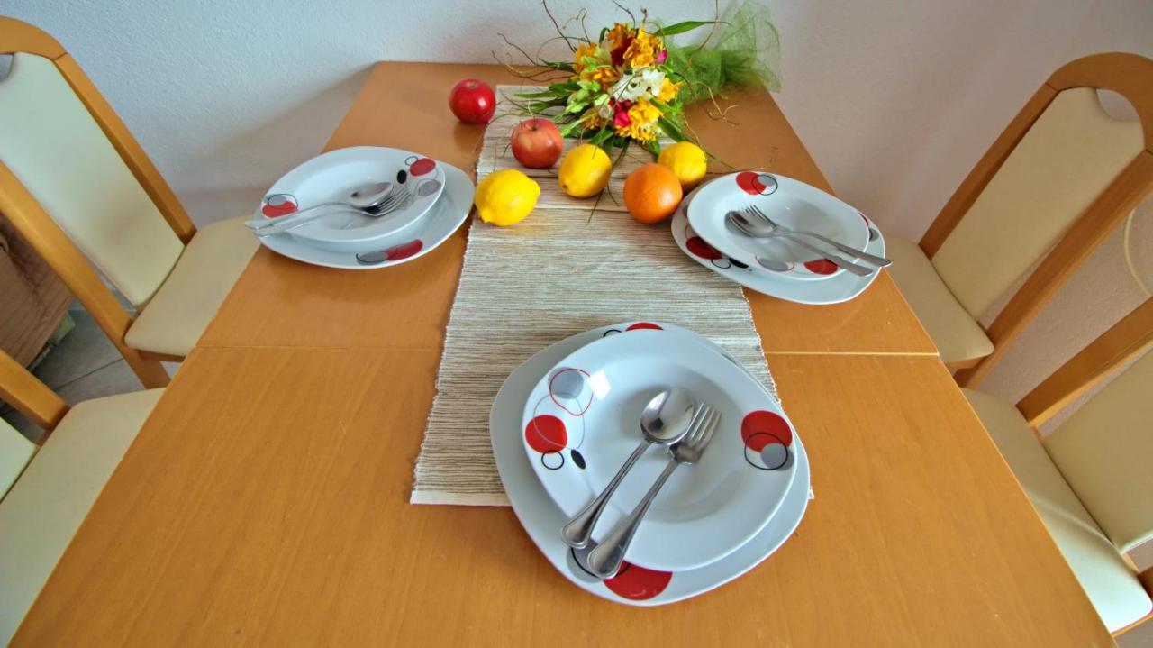 אומיס Apartments Iko מראה חיצוני תמונה